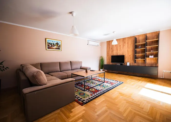Spacious & Modern Apartments- Old Town