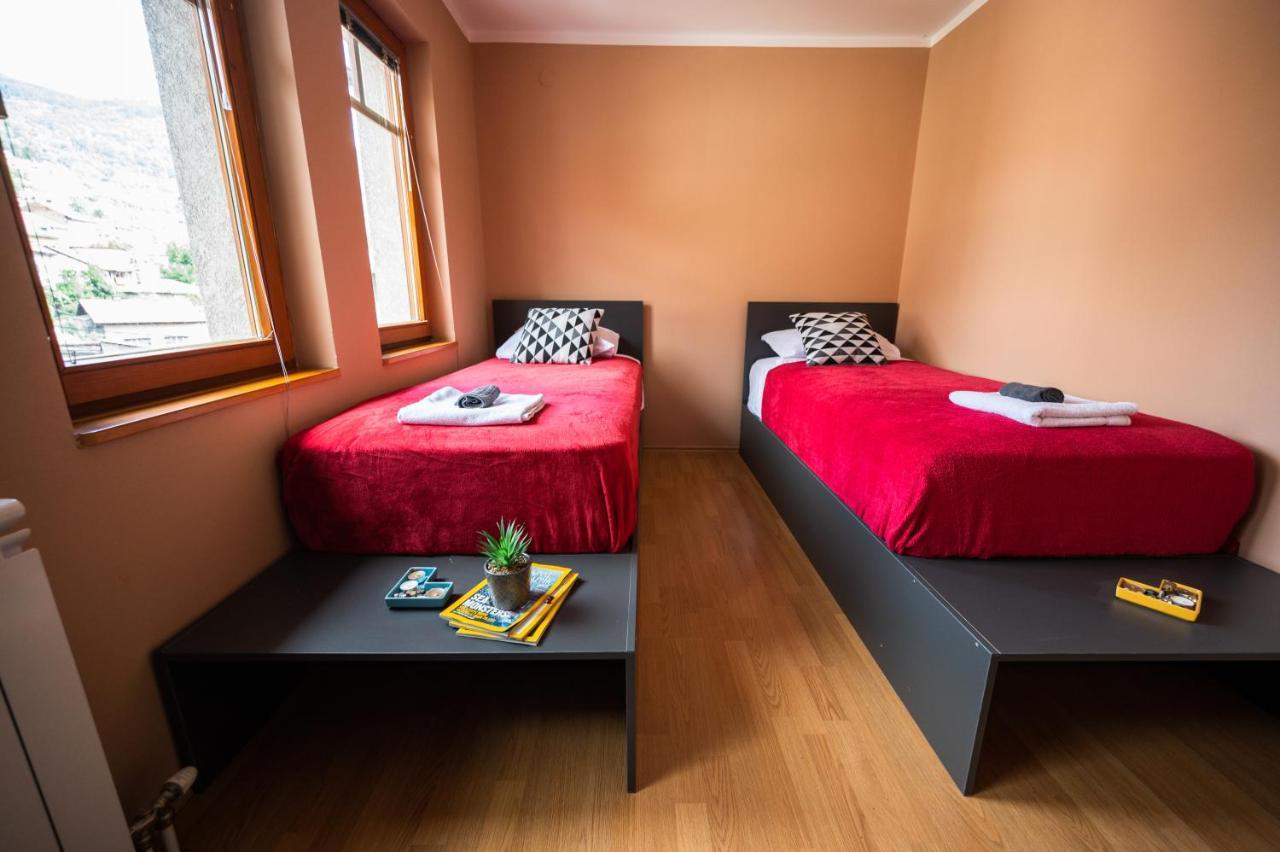 Spacious & Modern Apartments- Old Town Apartment